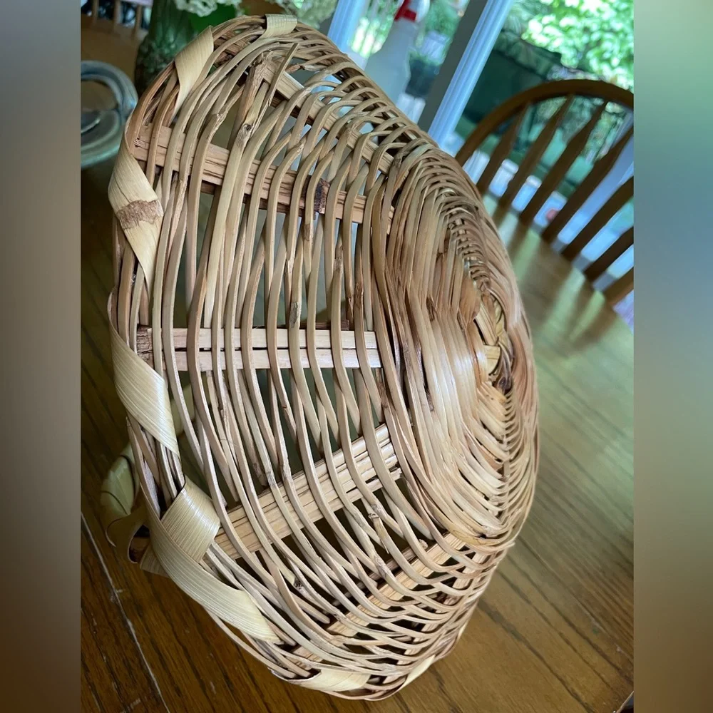 Vintage woven wicker basket and 7 faux fruit that each weigh about 3 ounces